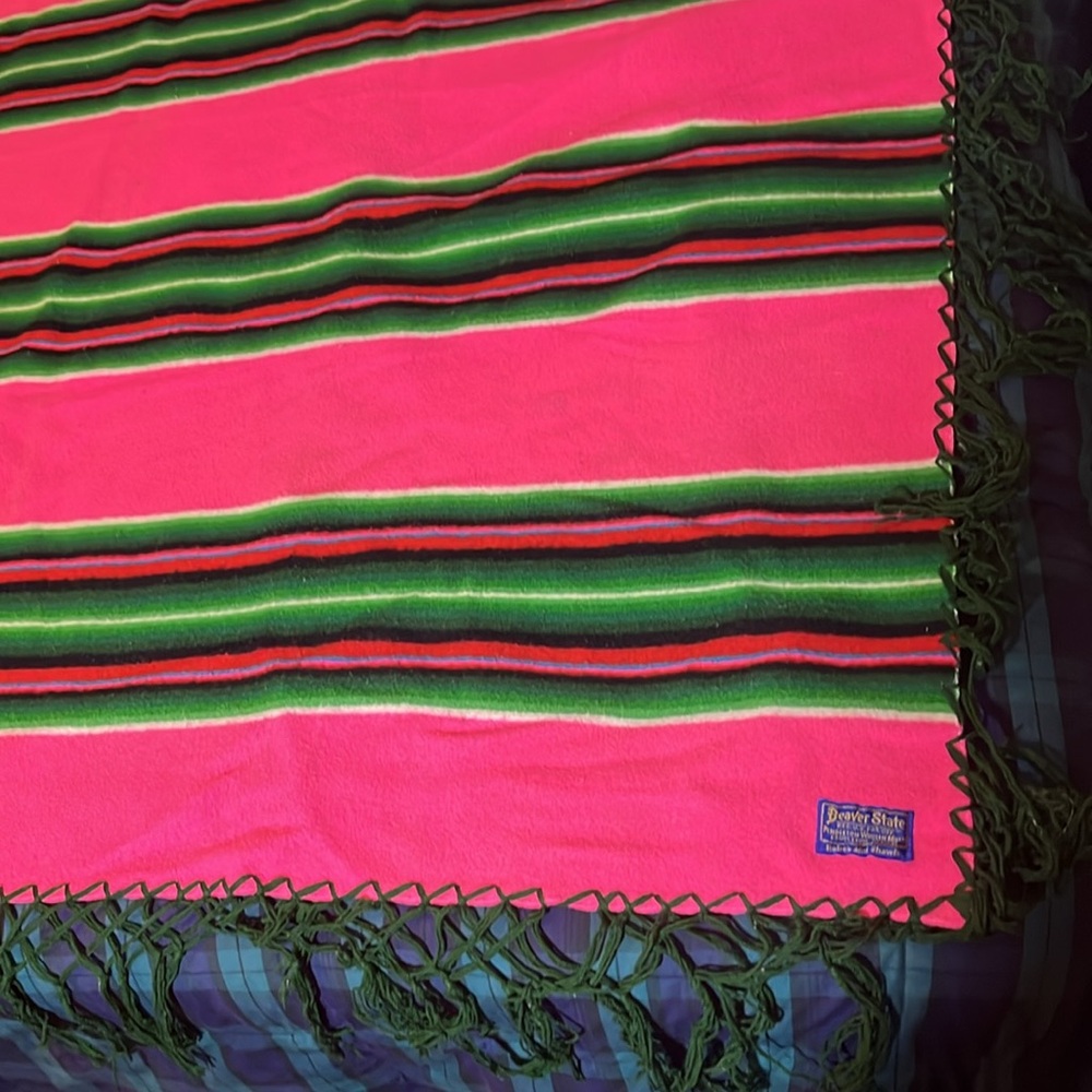 Pendleton Robes and Shawls Blanket w/ 4 Sides Of Fringe VINTAGE - Picture 3 of 7